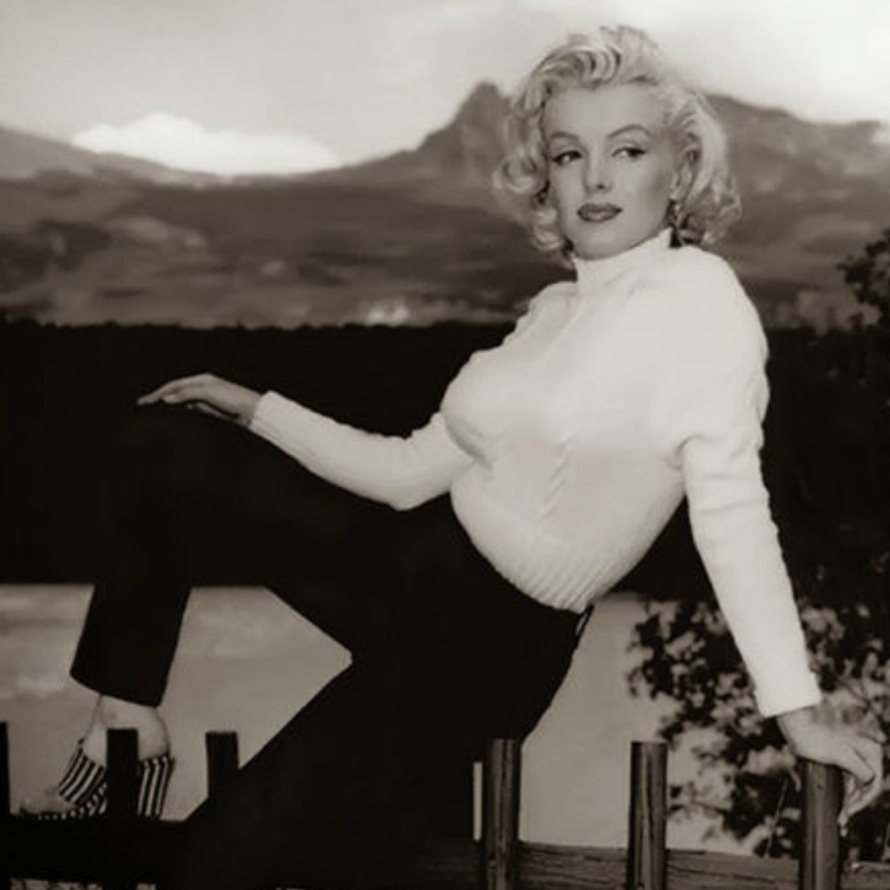 SWEATERS - Picture 7 of 9